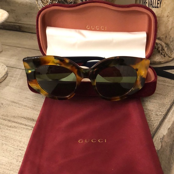 Gucci brand new Limited Edition tortoiseshell beautiful sunglasses